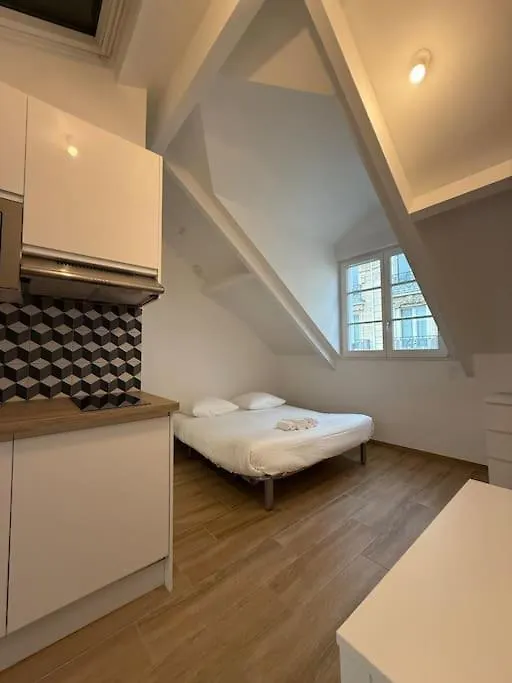 Apartment Studio In The 16Th Paris