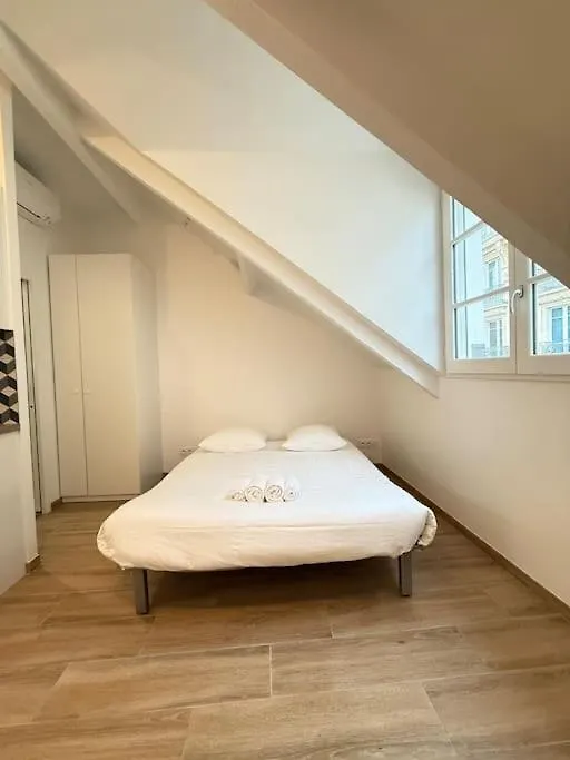 Studio In The 16Th Paris
