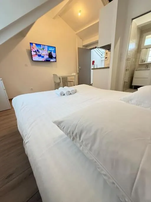 Apartment Studio In The 16Th Paris